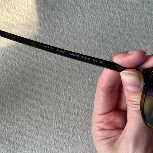 Ray-Ban Tortoise Shell Sunglasses - Picture 8 of 9